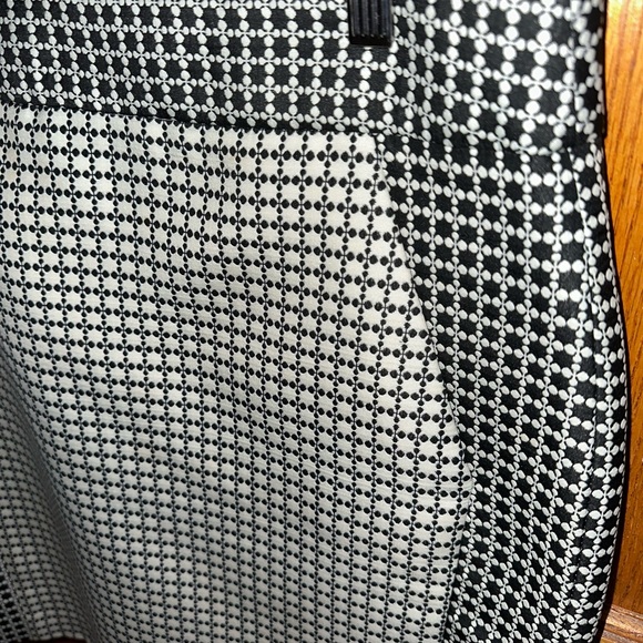 Banana Republic Black and White Skirt with Pockets - Picture 4 of 4